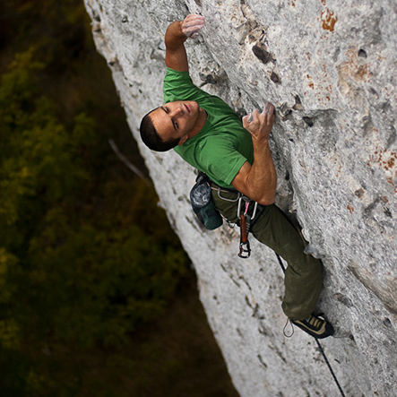 Jérémy REYDON grimpe en falaise aux Andelys